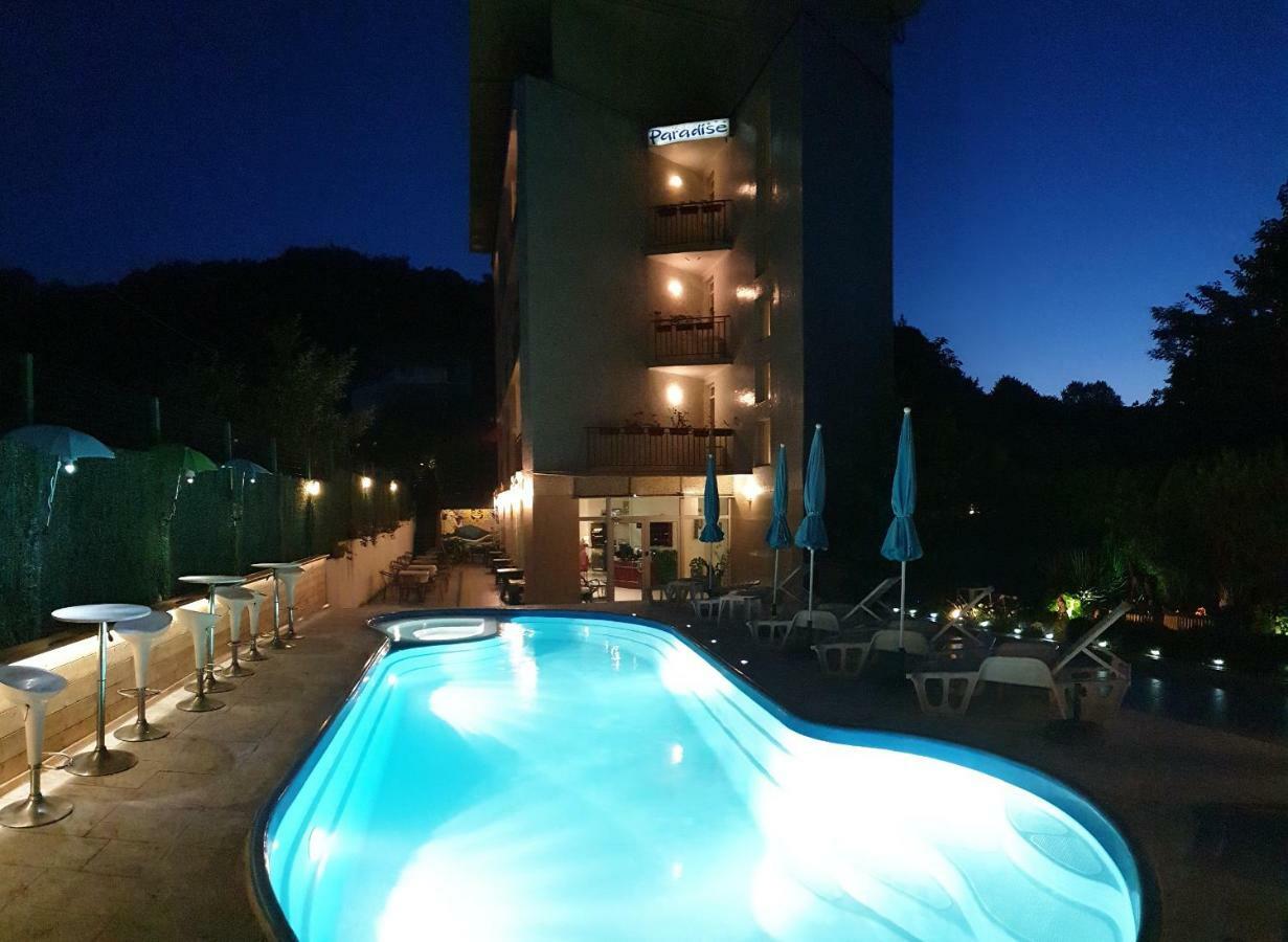 Hotel Paradise โกลเดน แซนส์ ภายนอก รูปภาพ
